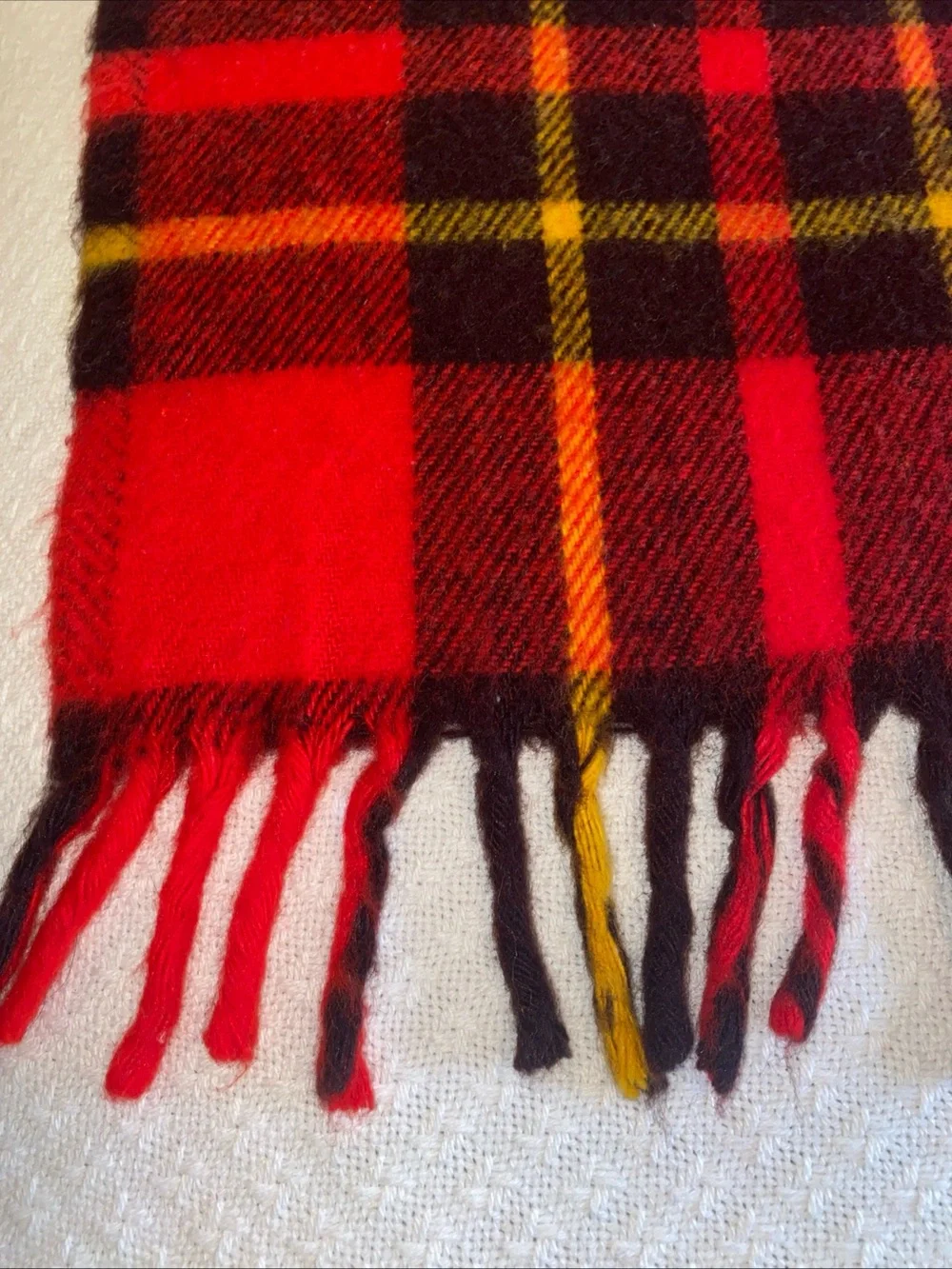 Vintage Stadium Blanket Throw Red Black Tartan Plaid 60” (Inc Fringe)x 52” -AA16